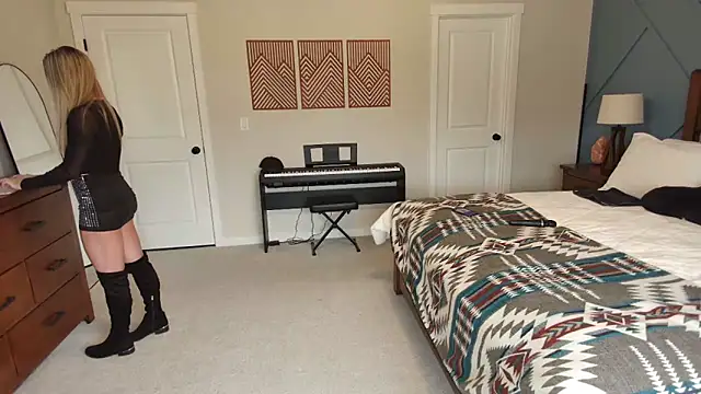 xxyourgirlblair online show from December 6, 8:07 pm