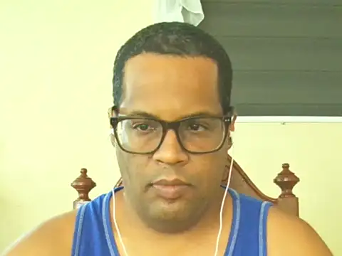 Snapshot of thesugar32 chatting on May 29, 12:25 pm thesugar32 online show from May 29, 12:25 pm