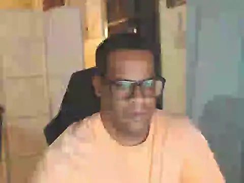 Snapshot of thesugar32 chatting on June 2, 1:18 am thesugar32 online show from June 2, 1:18 am