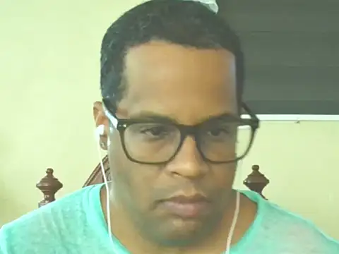 Snapshot of thesugar32 chatting on June 6, 12:43 pm thesugar32 online show from June 6, 12:43 pm