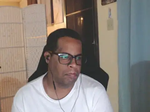 Snapshot of thesugar32 chatting on June 12, 2:10 am thesugar32 online show from June 12, 2:10 am