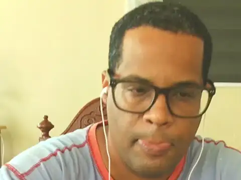 Snapshot of thesugar32 chatting on July 11, 12:30 pm thesugar32 online show from July 11, 12:30 pm
