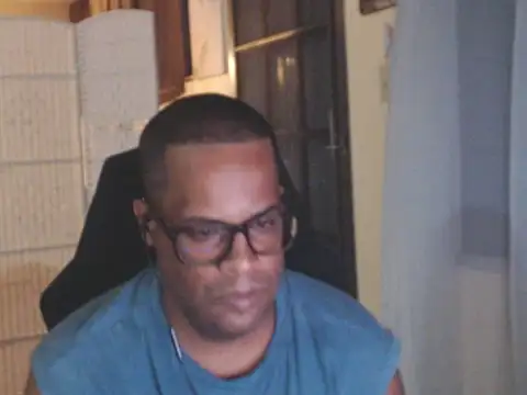 Snapshot of thesugar32 chatting on July 19, 2:37 am thesugar32 online show from July 19, 2:37 am