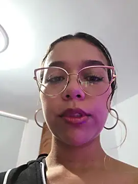 Snapshot of Andrea-Queen chatting on June 10, 7:46 pm Andrea-Queen online show from June 10, 7:46 pm