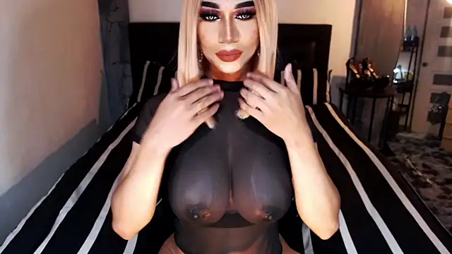 Snapshot of MassiveCockxMistress chatting on May 30, 4:09 am MassiveCockxMistress online show from May 30, 4:09 am