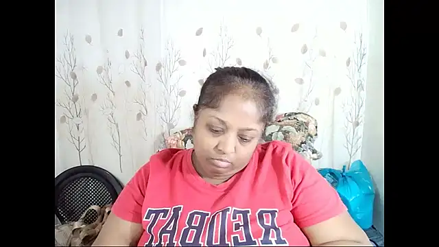 Snapshot of Indiantasha chatting on November 10, 4:17 pm Indiantasha online show from November 10, 4:17 pm