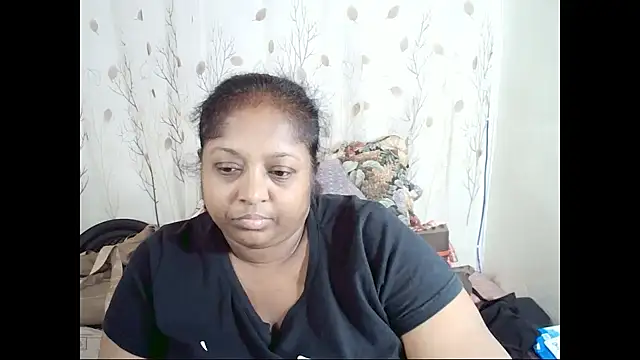 Snapshot of Indiantasha chatting on November 17, 4:13 pm Indiantasha online show from November 17, 4:13 pm
