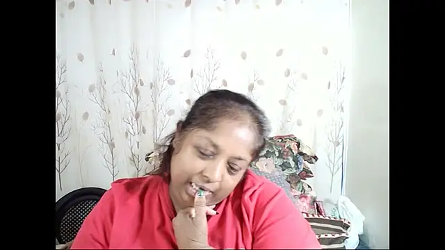 Snapshot of Indiantasha chatting on December 18, 4:13 pm Indiantasha online show from December 18, 4:13 pm