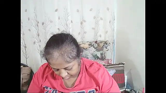 Snapshot of Indiantasha chatting on June 18, 4:44 pm Indiantasha online show from June 18, 4:44 pm