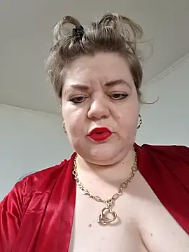 Snapshot of cindybbwsquirt chatting on June 24, 4:55 am cindybbwsquirt online show from June 24, 4:55 am