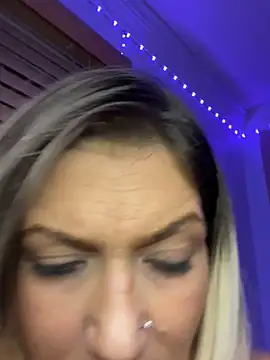 Snapshot of LittleMissEeve chatting on February 28, 2:53 am LittleMissEeve online show from February 28, 2:53 am