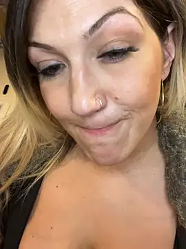 Snapshot of LittleMissEeve chatting on March 22, 1:54 am LittleMissEeve online show from March 22, 1:54 am