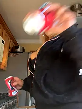 Snapshot of LittleMissEeve chatting on November 14, 7:01 pm LittleMissEeve online show from November 14, 7:01 pm