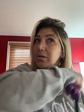 Snapshot of LittleMissEeve chatting on November 18, 4:11 pm LittleMissEeve online show from November 18, 4:11 pm