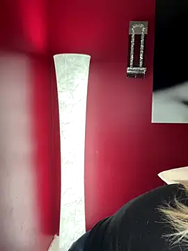 Snapshot of LittleMissEeve chatting on November 19, 4:12 am LittleMissEeve online show from November 19, 4:12 am