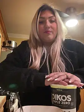 Snapshot of LittleMissEeve chatting on November 29, 11:52 pm LittleMissEeve online show from November 29, 11:52 pm