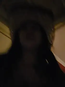 Snapshot of LittleMissEeve chatting on June 19, 3:22 am LittleMissEeve online show from June 19, 3:22 am