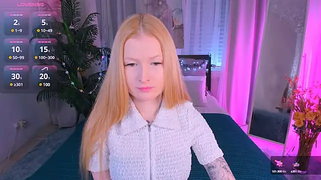 Laly Peach online show from December 29, 3:35 pm