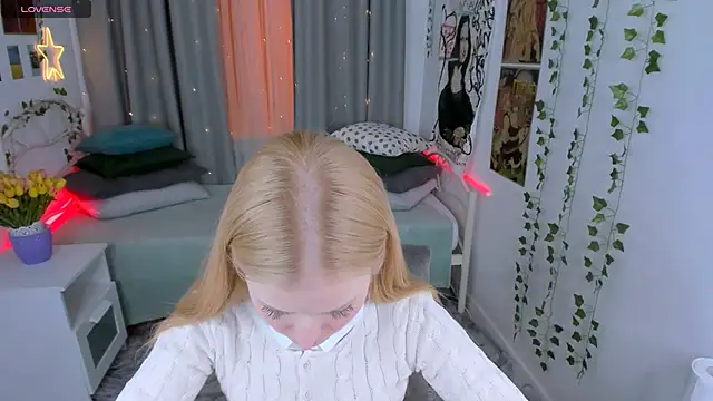 Laly Peach online show from January 21, 3:43 pm