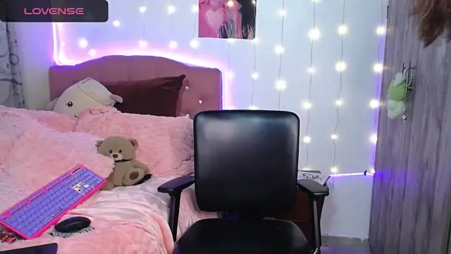 camy doll online show from November 26, 8:32 pm