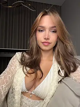 Snapshot of stefannichka chatting on April 3, 8:40 pm stefannichka online show from April 3, 8:40 pm
