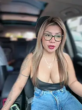 Snapshot of DIANITA_1988 chatting on February 18, 3:08 pm DIANITA 1988 online show from February 18, 3:08 pm