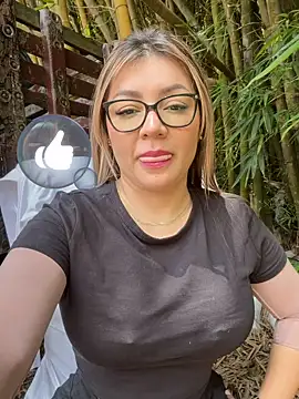 Snapshot of DIANITA_1988 chatting on March 14, 4:45 pm DIANITA 1988 online show from March 14, 4:45 pm