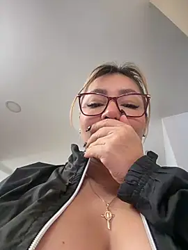 DIANITA 1988 online show from April 22, 2:40 pm