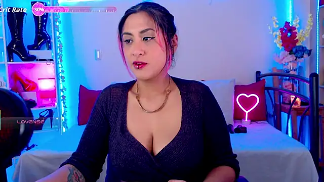 Snapshot of Annie_p chatting on May 8, 11:54 pm Annie p online show from May 8, 11:54 pm