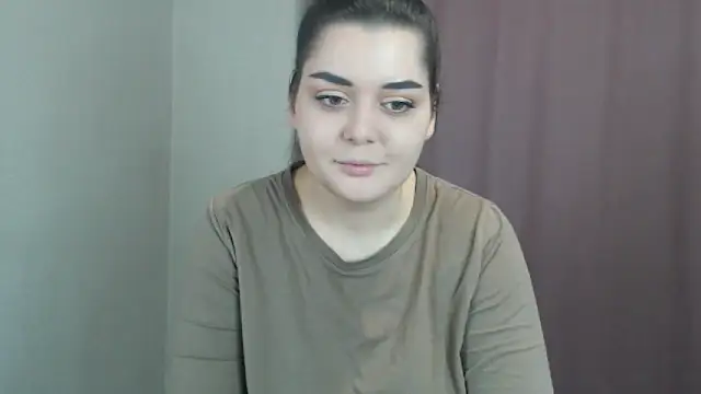 Snapshot of ohhhMie chatting on December 12, 11:03 pm ohhhMie online show from December 12, 11:03 pm