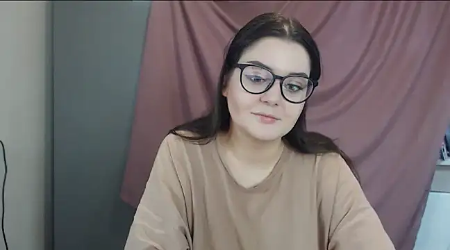 Snapshot of ohhhMie chatting on February 2, 10:13 am ohhhMie online show from February 2, 10:13 am