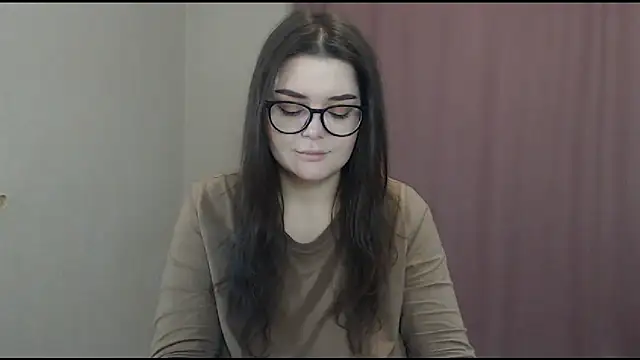 Snapshot of ohhhMie chatting on February 21, 9:22 pm ohhhMie online show from February 21, 9:22 pm