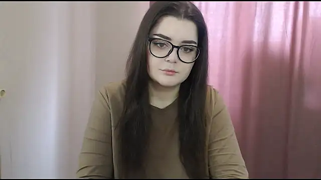 Snapshot of ohhhMie chatting on February 23, 7:44 am ohhhMie online show from February 23, 7:44 am