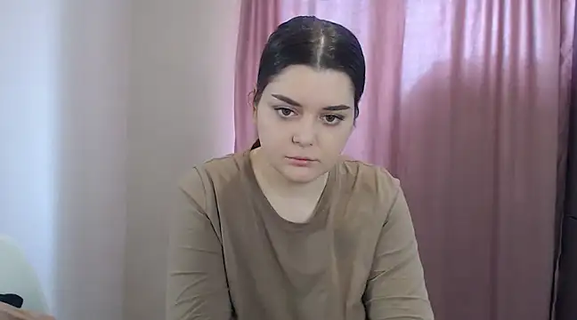 Snapshot of ohhhMie chatting on March 11, 7:37 am ohhhMie online show from March 11, 7:37 am