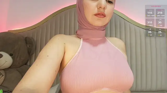 Snapshot of dalilasaadi_ chatting on June 1, 3:36 pm dalilasaadi online show from June 1, 3:36 pm