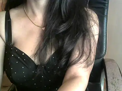 Adventurous Angel online show from December 8, 7:32 pm