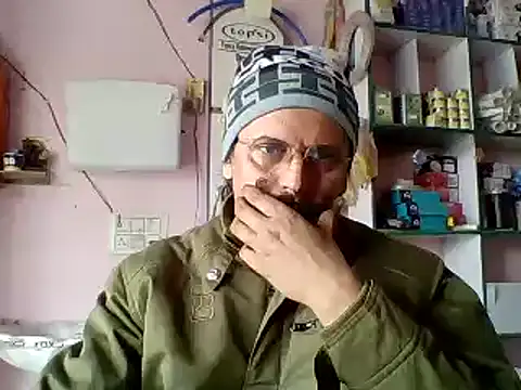 Snapshot of Kumarjay330 chatting on January 19, 6:42 am Kumarjay330 online show from January 19, 6:42 am