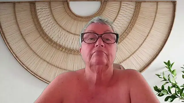 Snapshot of GrannyChrissy68 chatting on May 13, 1:52 pm GrannyChrissy68 online show from May 13, 1:52 pm