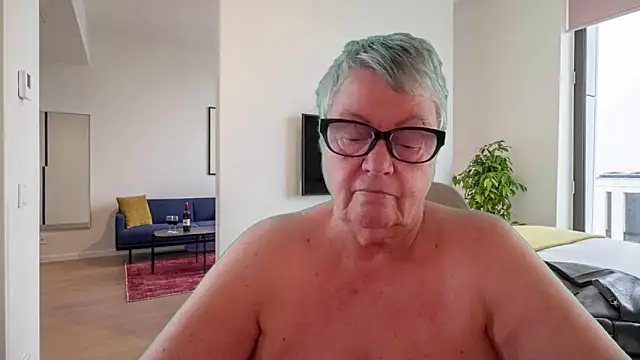 Snapshot of GrannyChrissy68 chatting on May 31, 12:56 pm GrannyChrissy68 online show from May 31, 12:56 pm