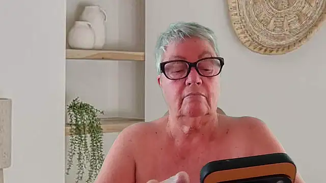 Snapshot of GrannyChrissy68 chatting on June 26, 11:36 am GrannyChrissy68 online show from June 26, 11:36 am