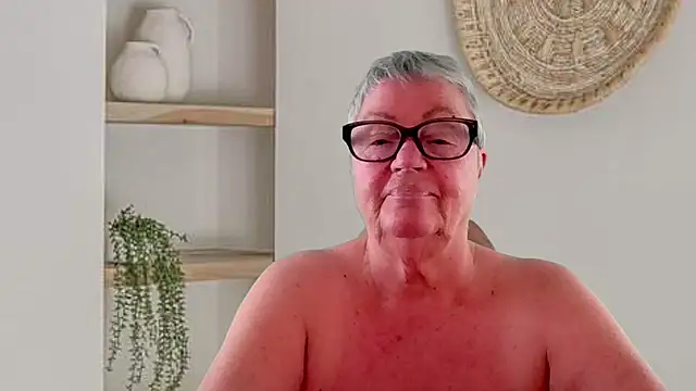 Snapshot of GrannyChrissy68 chatting on July 3, 12:11 pm GrannyChrissy68 online show from July 3, 12:11 pm