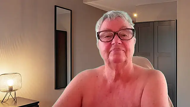 Snapshot of GrannyChrissy68 chatting on July 30, 12:37 pm GrannyChrissy68 online show from July 30, 12:37 pm