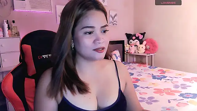 yenyen  online show from May 27, 2:03 pm