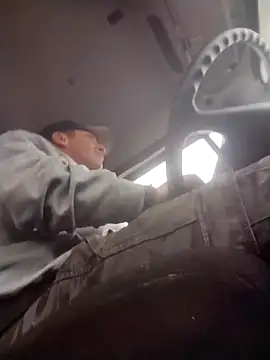 trucker1979 online show from December 15, 3:27 pm