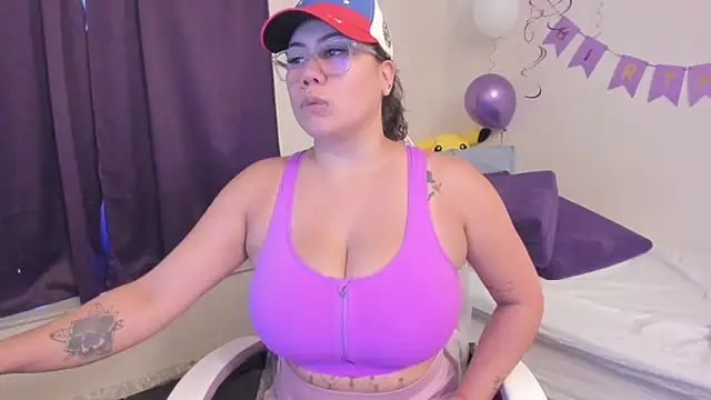 Snapshot of Bigt3ti chatting on June 17, 1:01 pm Bigt3ti online show from June 17, 1:01 pm