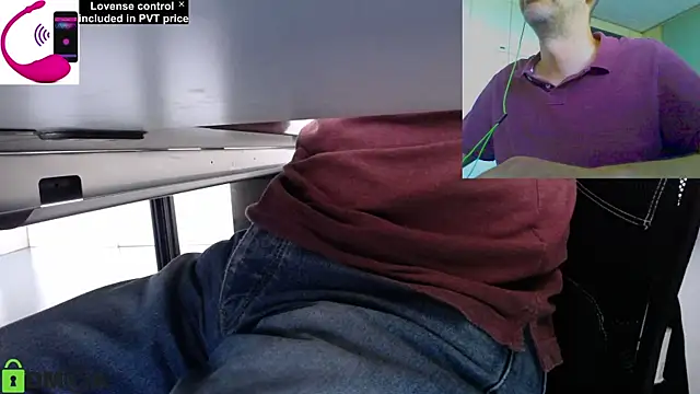 Snapshot of pliko chatting on June 3, 8:17 am pliko online show from June 3, 8:17 am