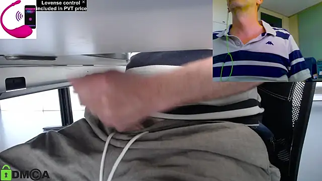 Snapshot of pliko chatting on June 18, 1:37 pm pliko online show from June 18, 1:37 pm