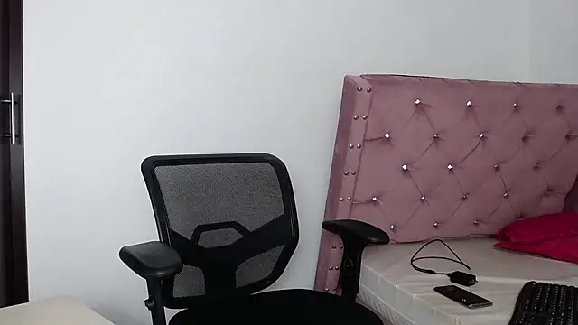 BlackNike online show from March 1, 9:59 pm