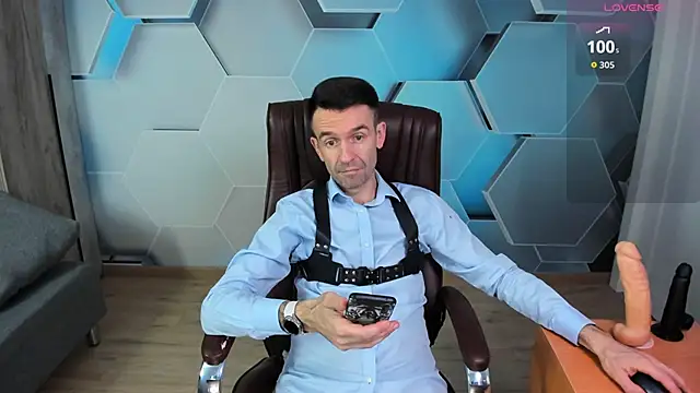 SteveTiger online show from March 13, 8:32 am