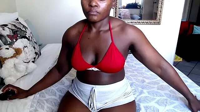 Snapshot of FitSelina66 chatting on February 25, 11:52 am FitSelina66 online show from February 25, 11:52 am